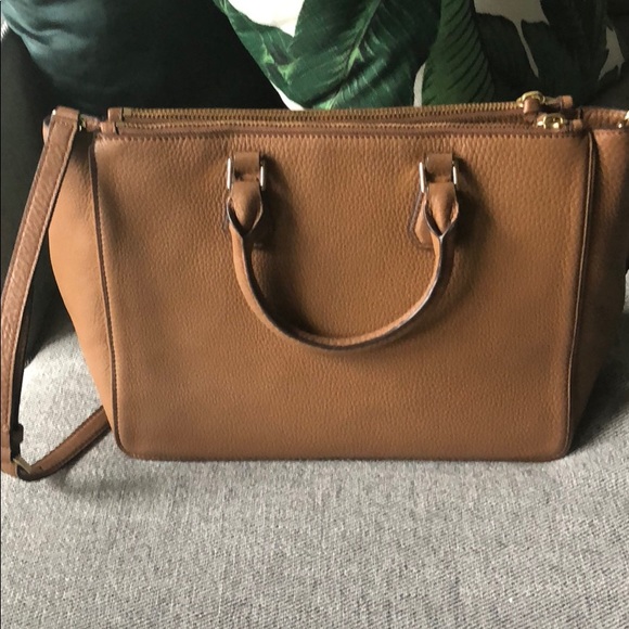 Tory Burch Handbag - like new!!!! - Picture 2 of 4